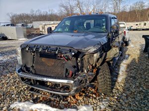 Ford F-350 SUPER DUTY 6.2L 8 2011
