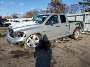 RAM 1500 ST 5.7L 8 2015
