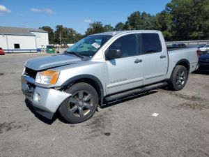 Nissan Titan S 5.6L 8 2015