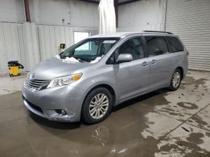 Toyota Sienna XLE 3.5L 6 2014