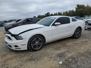 Ford Mustang 3.7L 6 2013