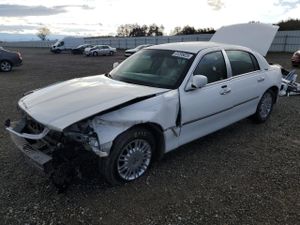 Lincoln Town Car SIGNATURE LIMITED 4.6L 8 2010
