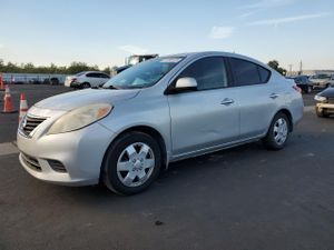 Nissan Versa S 1.6L 4 2014