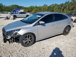 Ford Focus SE 2.0L 4 2015