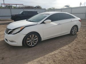 Hyundai Sonata SE 2.4L 4 2013