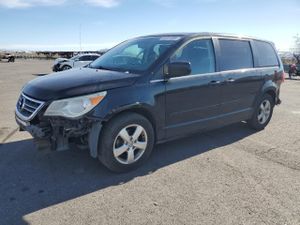 Volkswagen Routan SE 3.8L 6 2010
