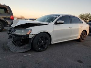 Volkswagen Passat SE 2.5L 5 2013