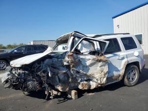 Jeep Patriot SPORT 2.4L 4 2015