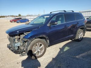 Toyota Highlander XLE 3.5L 6 2015