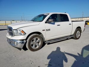 RAM 1500 SLT 5.7L 8 2015