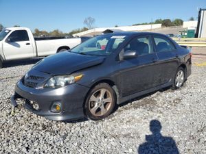 Toyota Corolla BASE 1.8L 4 2013