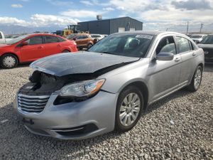 Chrysler 200 LX 2.4L 4 2013