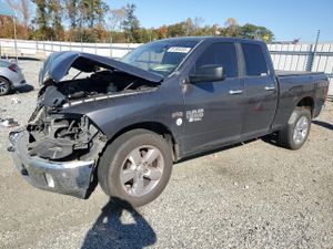 RAM 1500 SLT 5.7L 8 2015