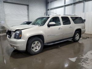GMC Yukon DENALI 6.2L 8 2011