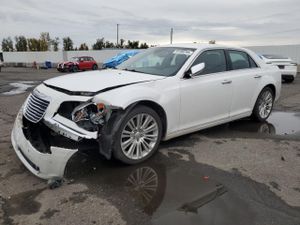 Chrysler 300C 5.7L 8 2012