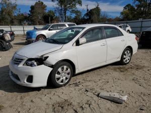 Toyota Corolla BASE 1.8L 4 2013