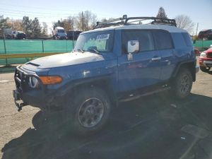 Toyota FJ Cruiser 4.0L 6 2012