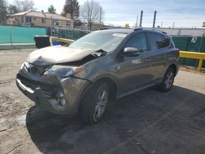 Toyota Rav4 XLE 2.5L 4 2014
