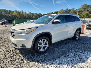 Toyota Highlander XLE 3.5L 6 2015