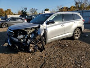 Toyota Highlander XLE 3.5L 6 2015