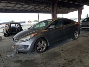 Hyundai Elantra GLS 1.8L 4 2013