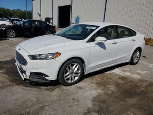 Ford Fusion SE 2.5L 4 2013