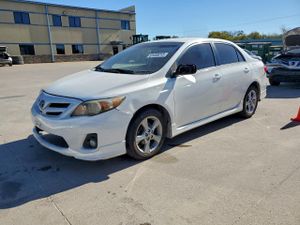 Toyota Corolla BASE 1.8L 4 2012