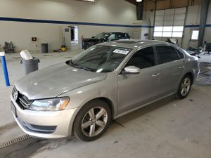 Volkswagen Passat SE 2.5L 5 2013