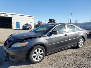 Toyota Camry BASE 2.5L 4 2011