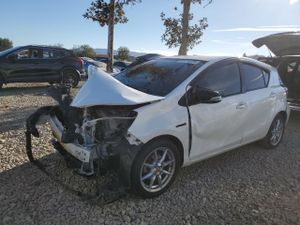 Toyota Prius 1.5L 4 2015