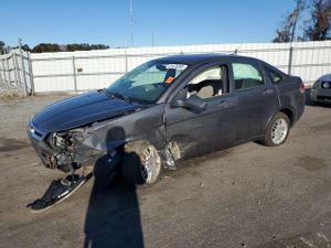 Ford Focus SE 2.0L 4 2011