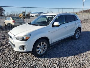 Mitsubishi Outlander ES 2.0L 4 2015