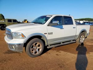 RAM 1500 LARAMIE 5.7L 8 2015