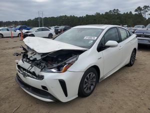 Toyota Prius L 1.8L 4 2020
