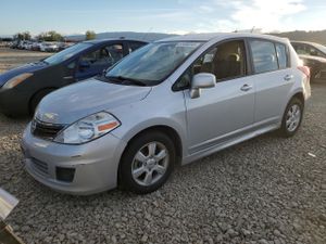 Nissan Versa S 1.8L 4 2010
