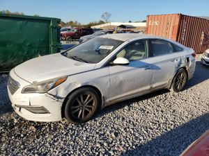 Hyundai Sonata SE 2.4L 4 2015