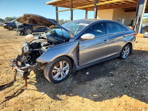 Hyundai Sonata SE 2.4L 4 2013