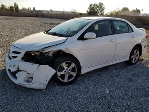 Toyota Corolla BASE 1.8L 4 2013