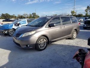 Toyota Sienna XLE 3.5L 6 2012