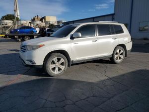 Toyota Highlander LIMITED 3.5L 6 2013