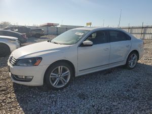 Volkswagen Passat SEL 2.0L 4 2013