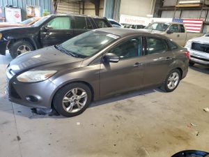 Ford Focus SE 2.0L 4 2014