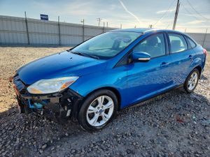 Ford Focus SE 2.0L 4 2012
