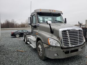Freightliner Cascadia 14.9L 6 2013