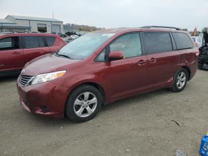 Toyota Sienna LE 3.5L 6 2012