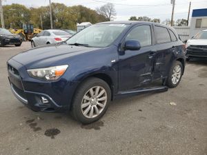 Mitsubishi Outlander SE 2.0L 4 2011