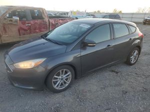Ford Focus SE 2.0L 4 2015