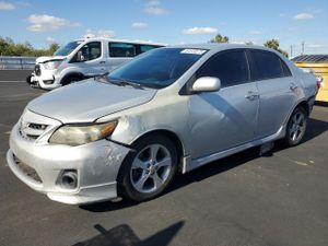 Toyota Corolla BASE 1.8L 4 2013