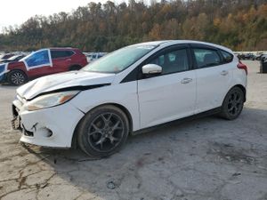 Ford Focus SE 2.0L 4 2014
