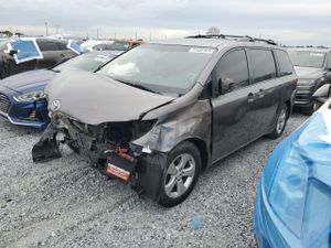 Toyota Sienna LE 3.5L 6 2014